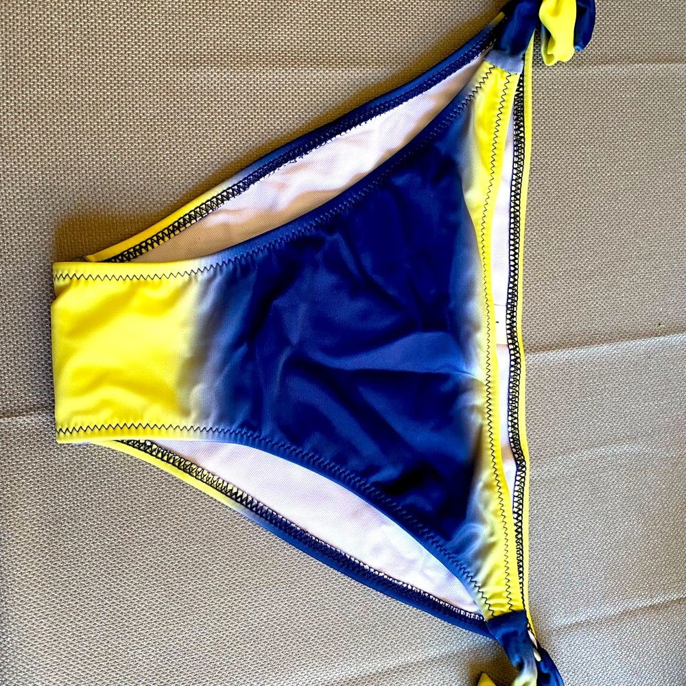 *never worn before* bikini